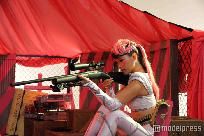 CYBERJAPAN DANCERS・MIKA