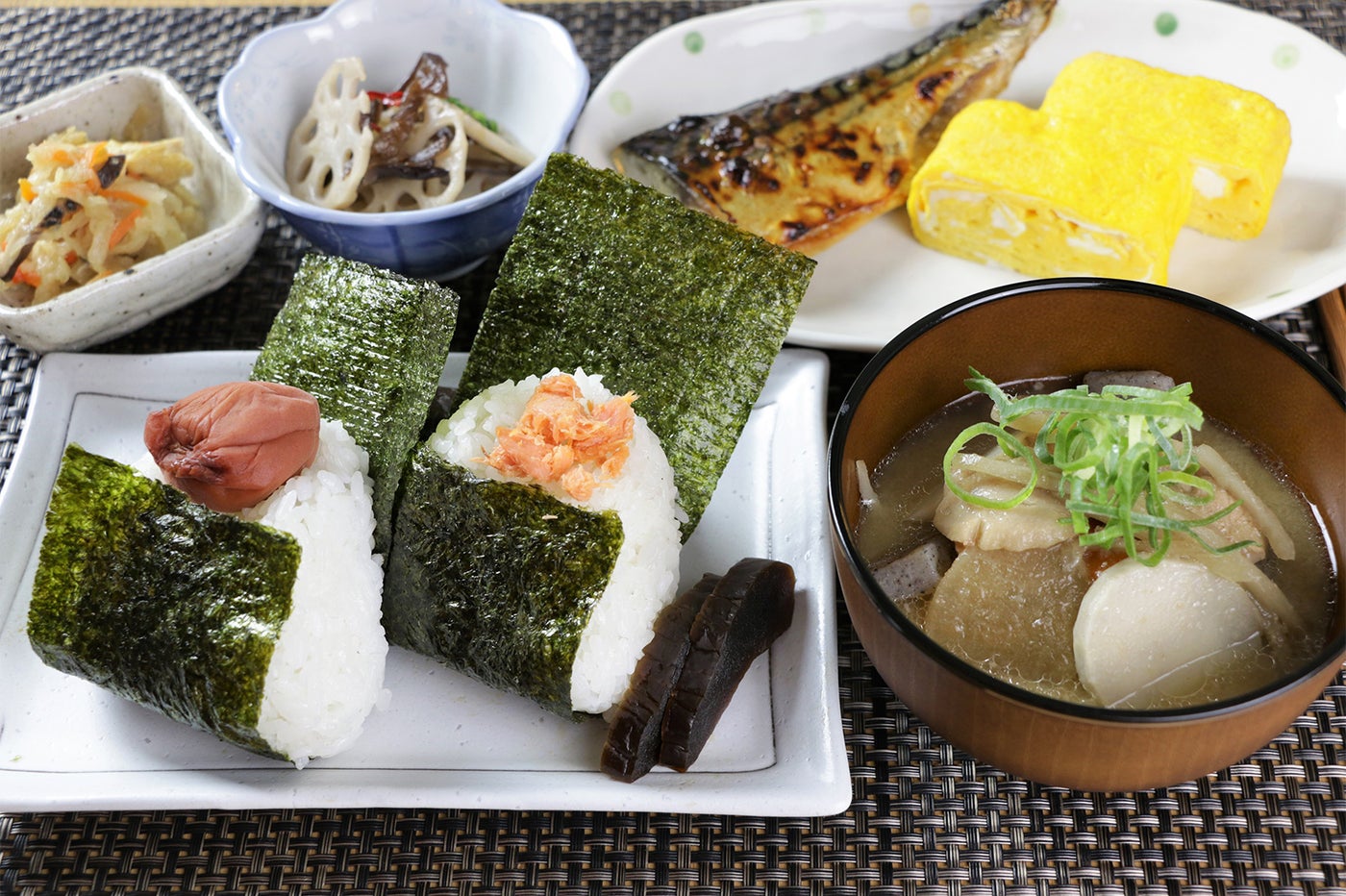 神奈川米のおにぎり朝食／画像提供：横浜赤レンガ倉庫