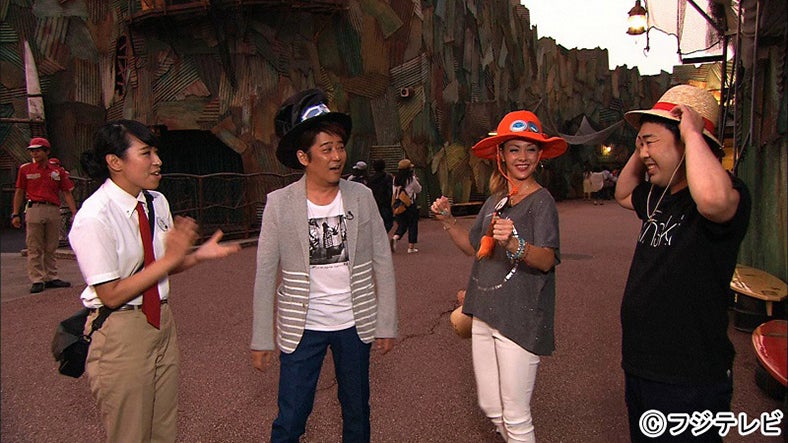 （左から）USJクルー、坂上忍、土屋アンナ、岩尾望（C）フジテレビ