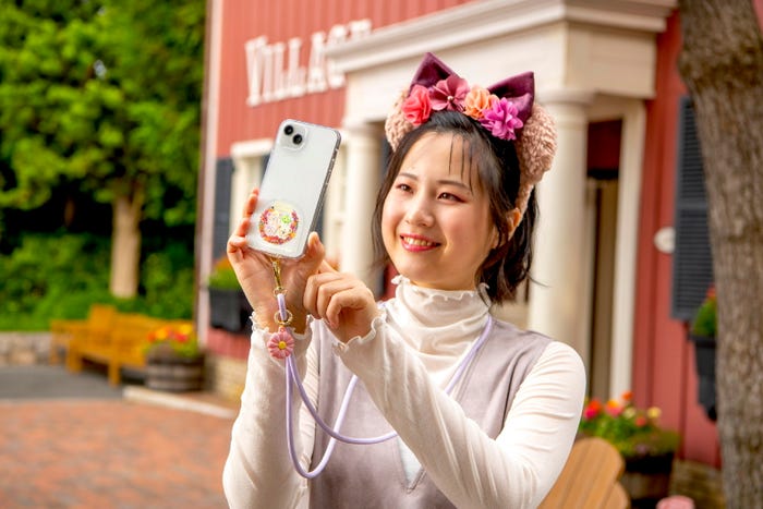 スマートフォンアクセサリー 2,500 円(C)Disney