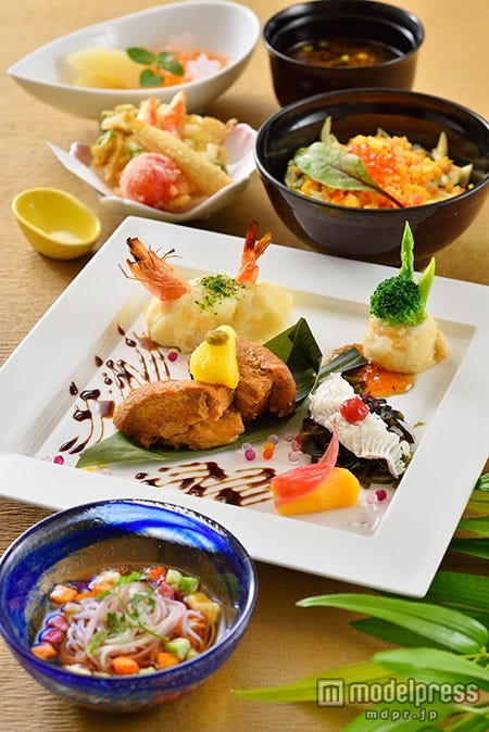 スペシャルセット¥2880/レストラン櫻(C)Disney