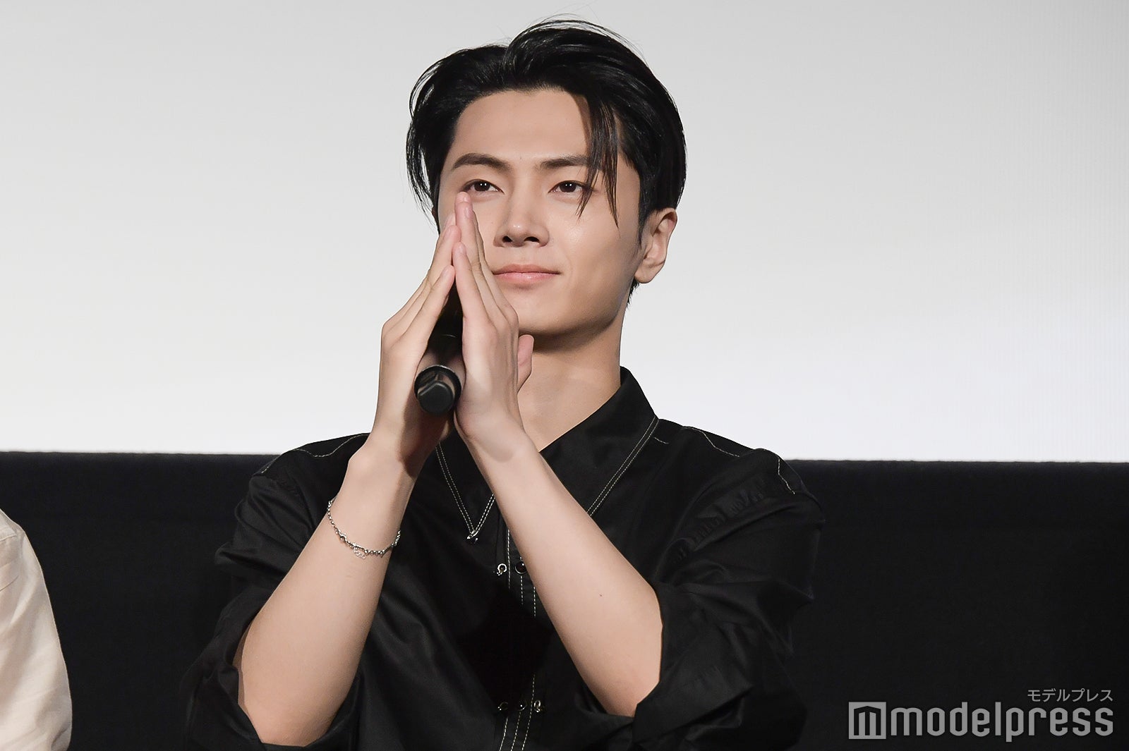 ファンに感謝するJAY（ジェイ）（C）モデルプレス