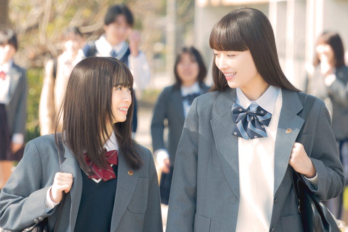 桜田ひより、茅島みずき(C)2023「交換ウソ日記」製作委員会