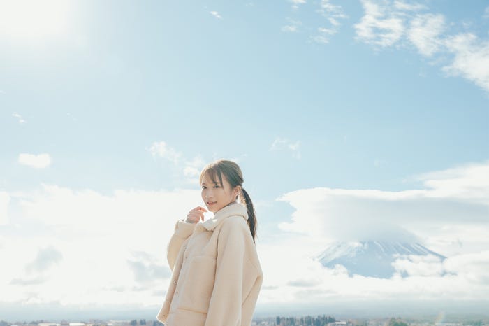 秋元真夏(撮影/東京祐)