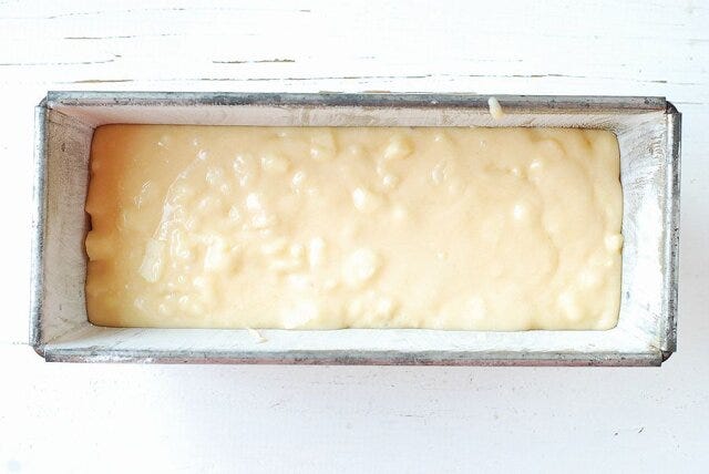 りんごのヨーグルトケーキ レシピ 生地を型に入れる りんごのヨーグルトケーキ レシピ 生地を型に入れる