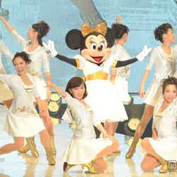 「東京ランウェイ2012 SPRING／SUMMER」に出演したミニーマウス