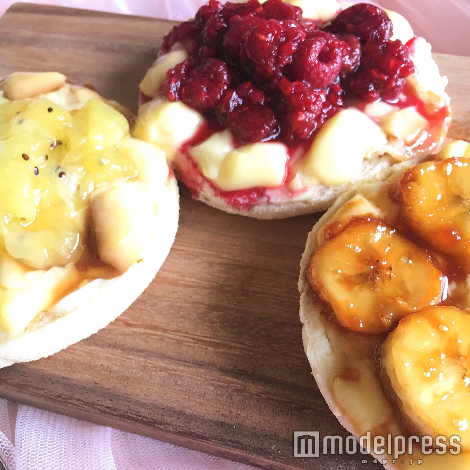 好きな果物をトッピングして完成！／画像提供：柏原歩