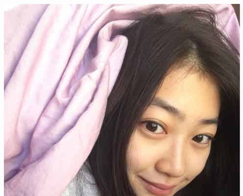 “奇跡の美肌”田辺かほ、寝起き&湯上がりすっぴん姿に「美しすぎて大変」の声 ニキビを作らない秘訣語る