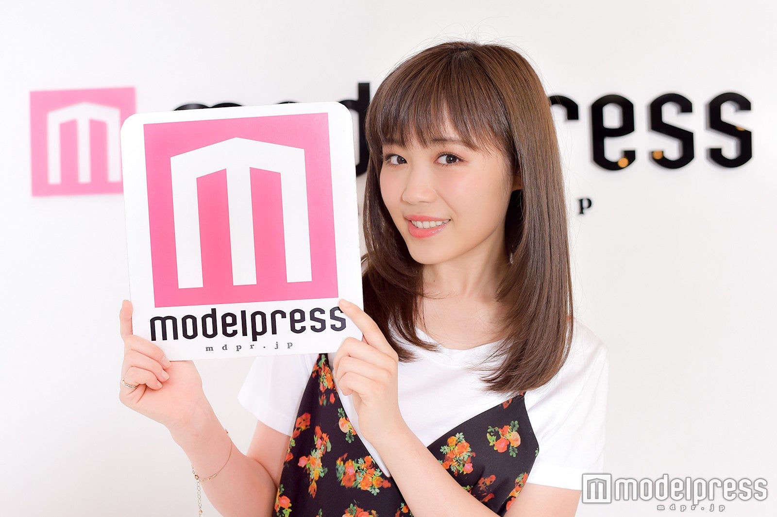 鷲尾伶菜（C）モデルプレス