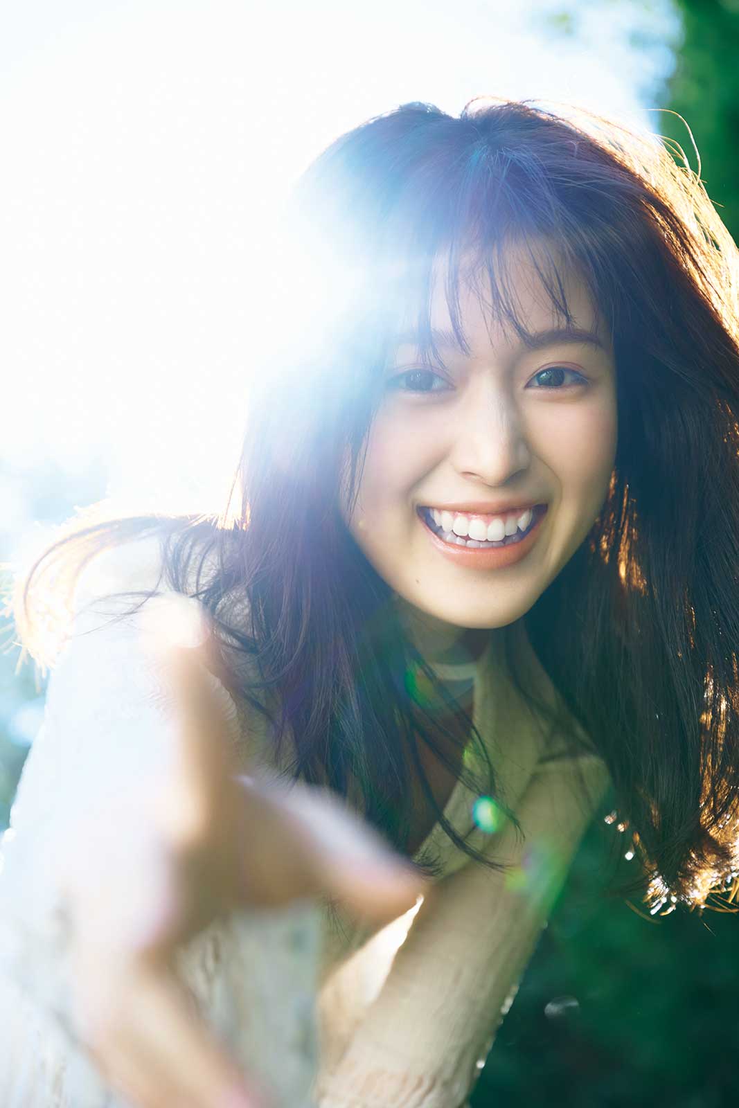 福本莉子 撮影：土山大輔（TRON）／「WHITE graph 006（講談社） （提供写真）