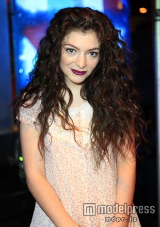 17歳の新人女性シンガー・ロード