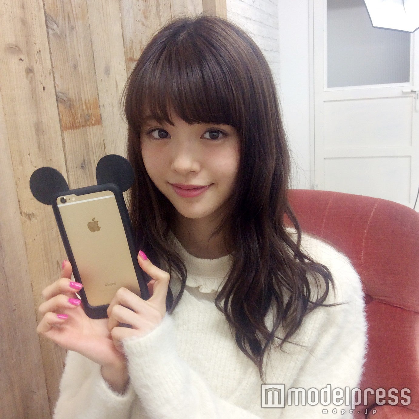 鈴木優華さんがモデルプレス編集部に来訪！／インタビューオフショット（C）モデルプレス