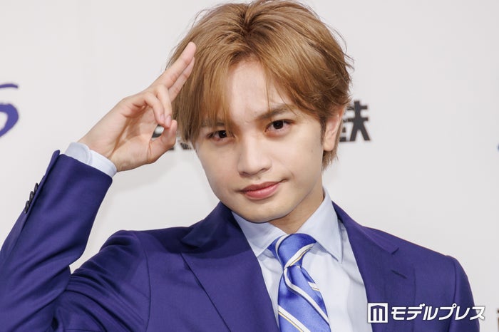 中島健人、父親との2ショット写真公開 京成ブルーの“お揃い”コーデ披露