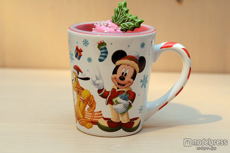 ホワイトチョコレート＆ピスタチオのムース、スーベニアカップ付き￥720（C）モデルプレス