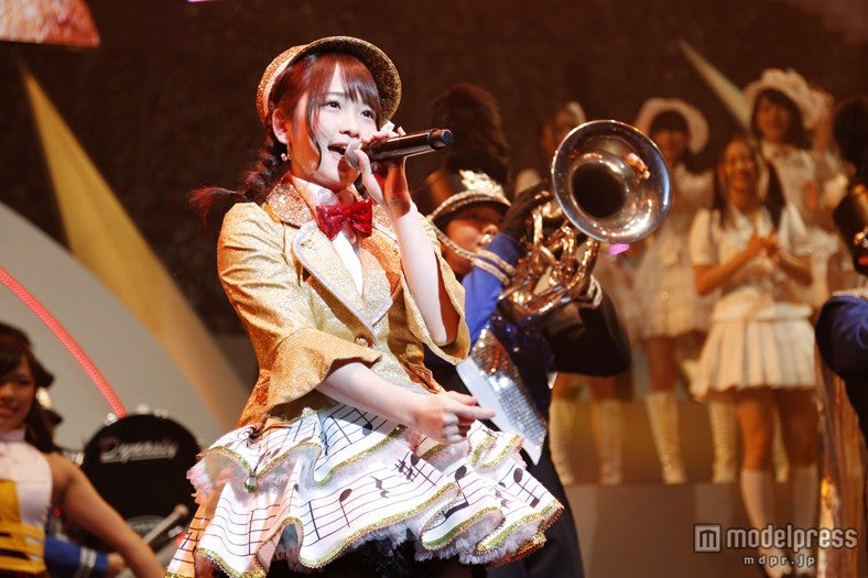 「ラッパ練習中」 川栄李奈（C）AKS