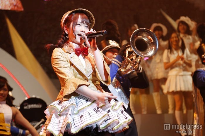 「ラッパ練習中」 川栄李奈(C)AKS