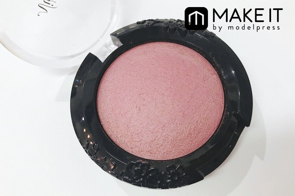 ヴィセ／フォギーオン チークス／RD400／1,500円（税抜） (C)メイクイット