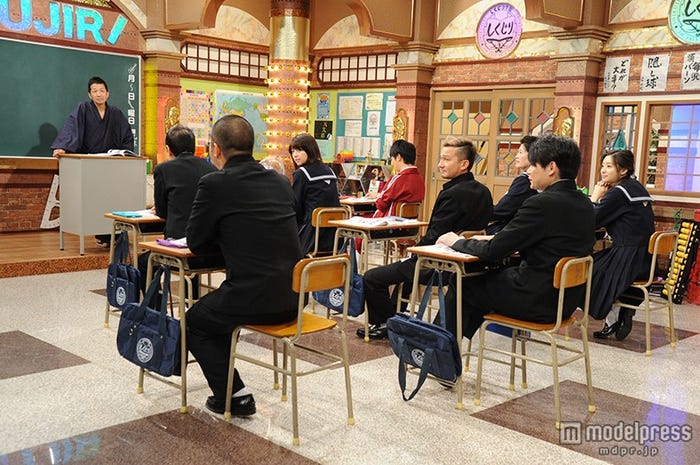 波田陽区先生による“自分がイタイ奴だと気づかずに社会で孤立しないための授業”番組の様子(C)テレビ朝日