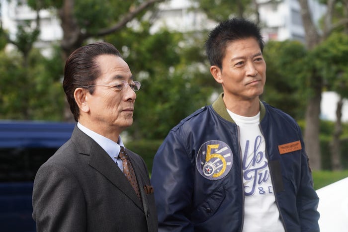 水谷豊、寺脇康文「相棒season22」第9話より(C)テレビ朝日