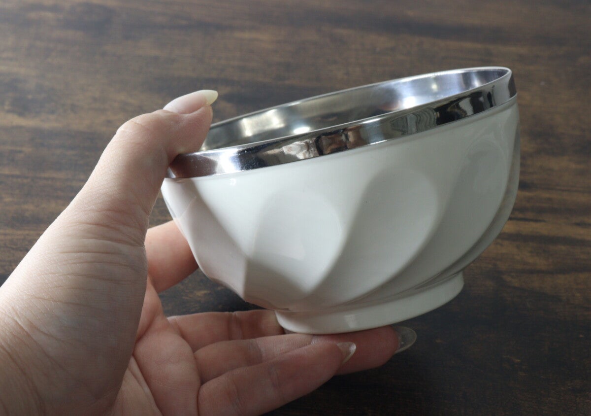 コレ100円？！「ただのプラスチックの器じゃん…」っスルーしたらもったいない食器