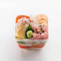 〈創作鮨処タキモト〉ドリームプリティミルフィーユ/提供画像