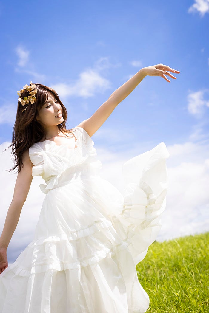 谷口めぐ1st写真集「AKB48 谷口めぐ 1st 写真集 可愛さの理由」(C)KADOKAWA(C)A.M.Entertainment PHOTO/TANAKA TOMOHISA