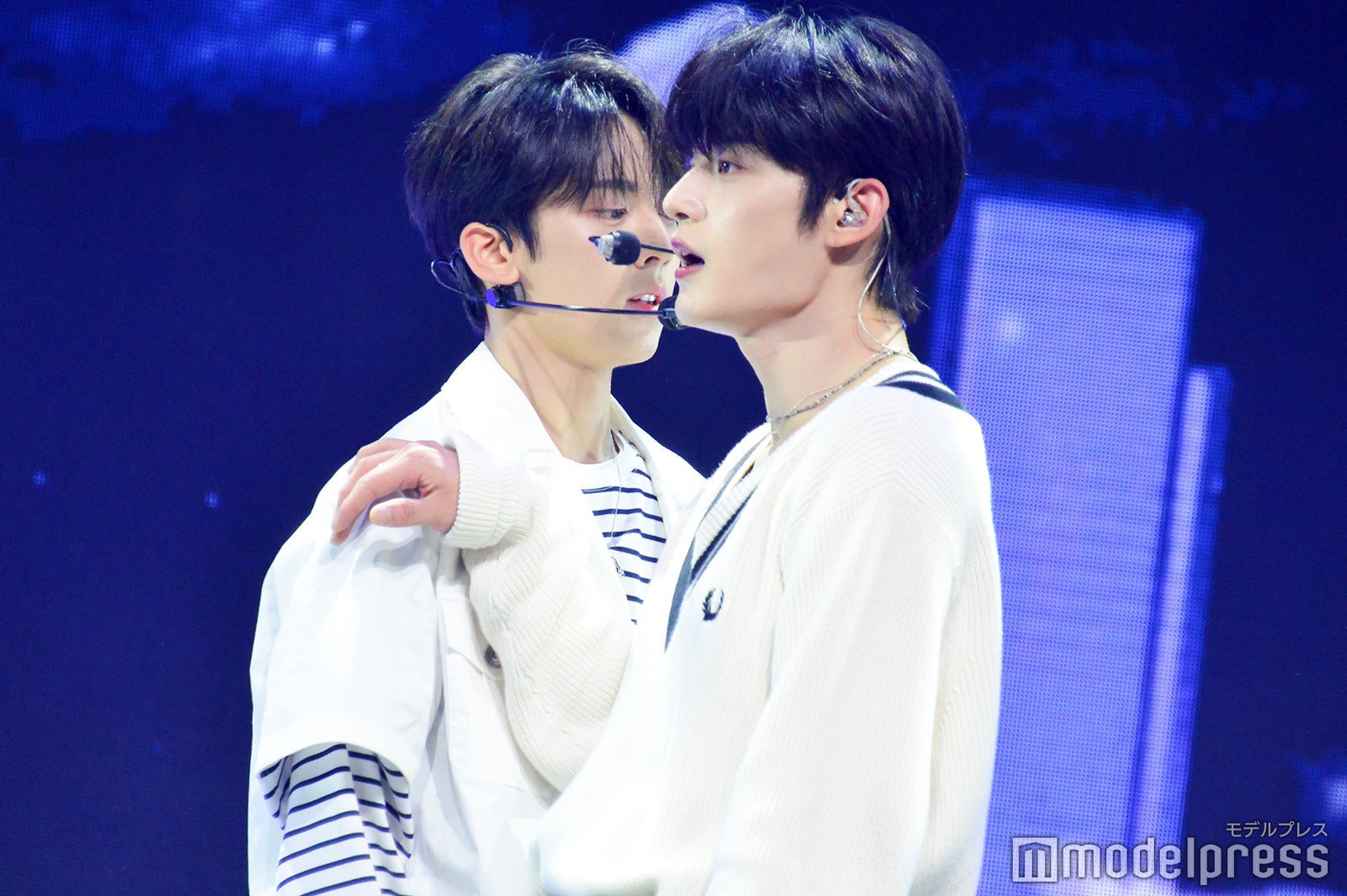 ハン・ユジン、キム・ジウン「In Bloom」パフォーマンスより（C）モデルプレス