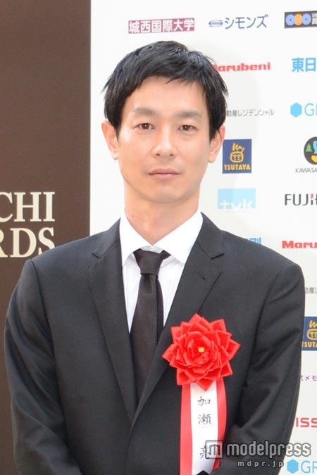 男優助演賞を受賞した加瀬亮