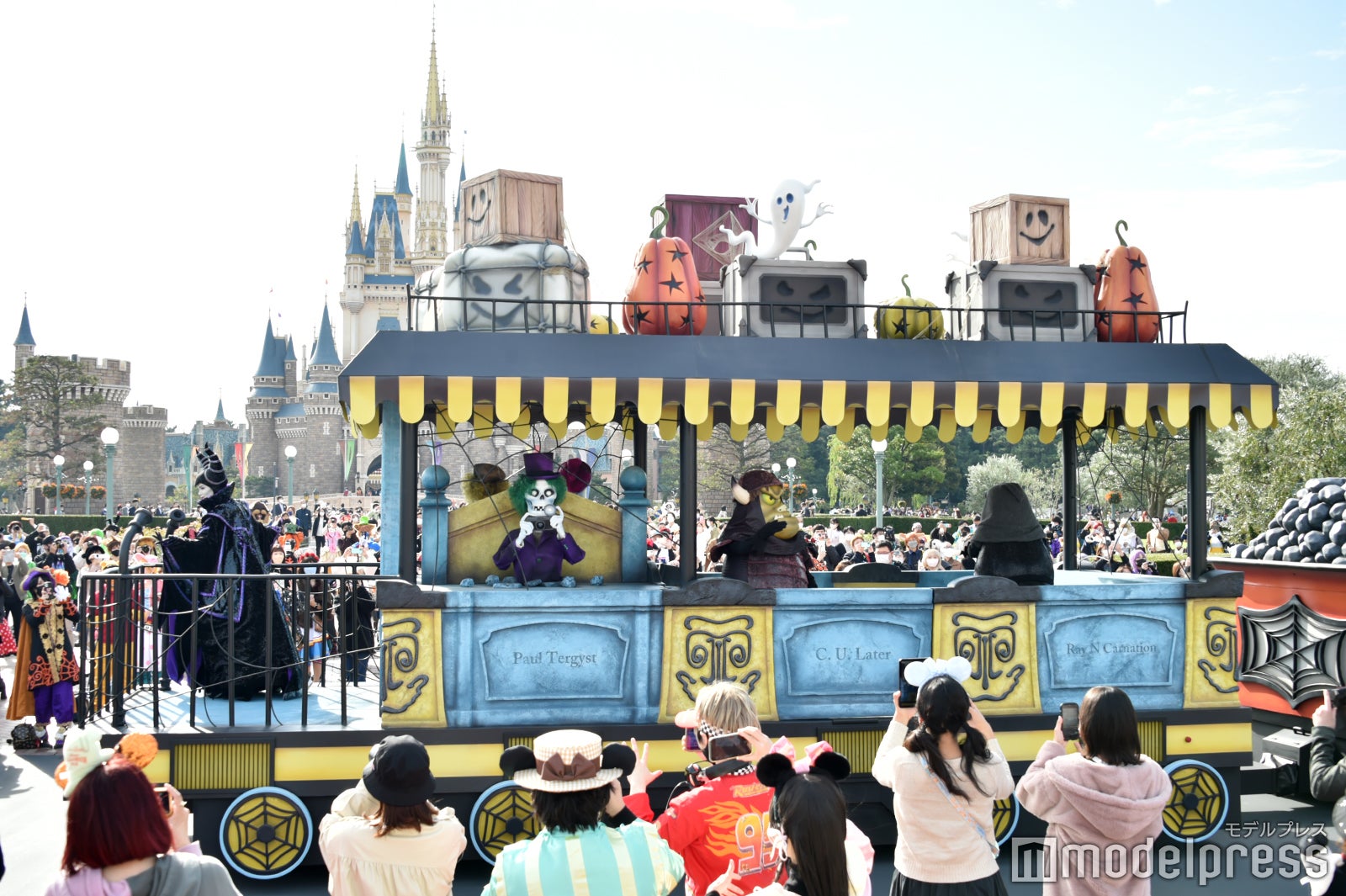 「ミッキーのグリーティングパレード・ウィズ・ヴィランズ」（C）モデルプレス（C）Disney