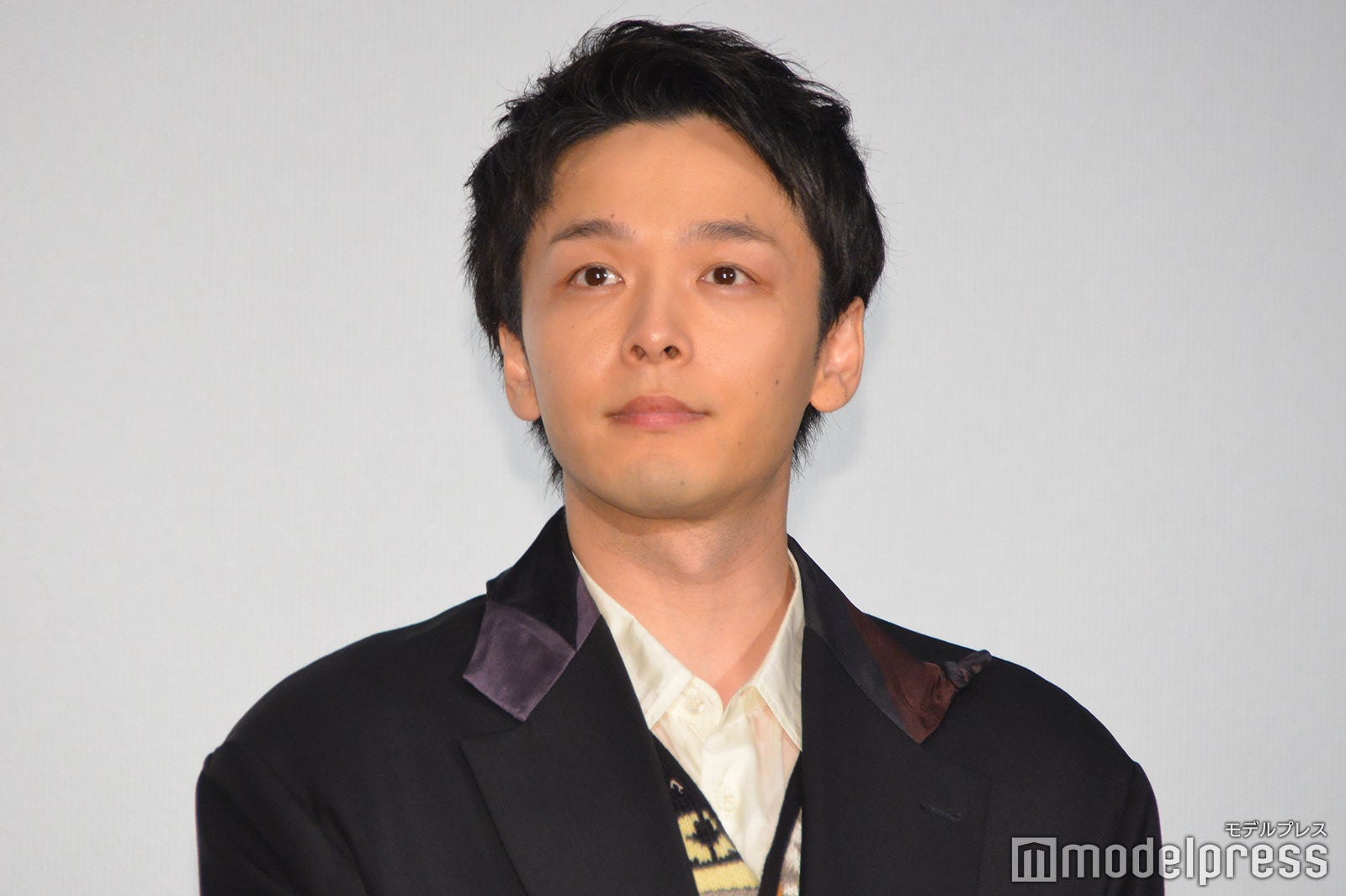 中村倫也、水卜麻美アナと結婚後初の公の場 観客の拍手を“指揮”＜宇宙人のあいつ＞