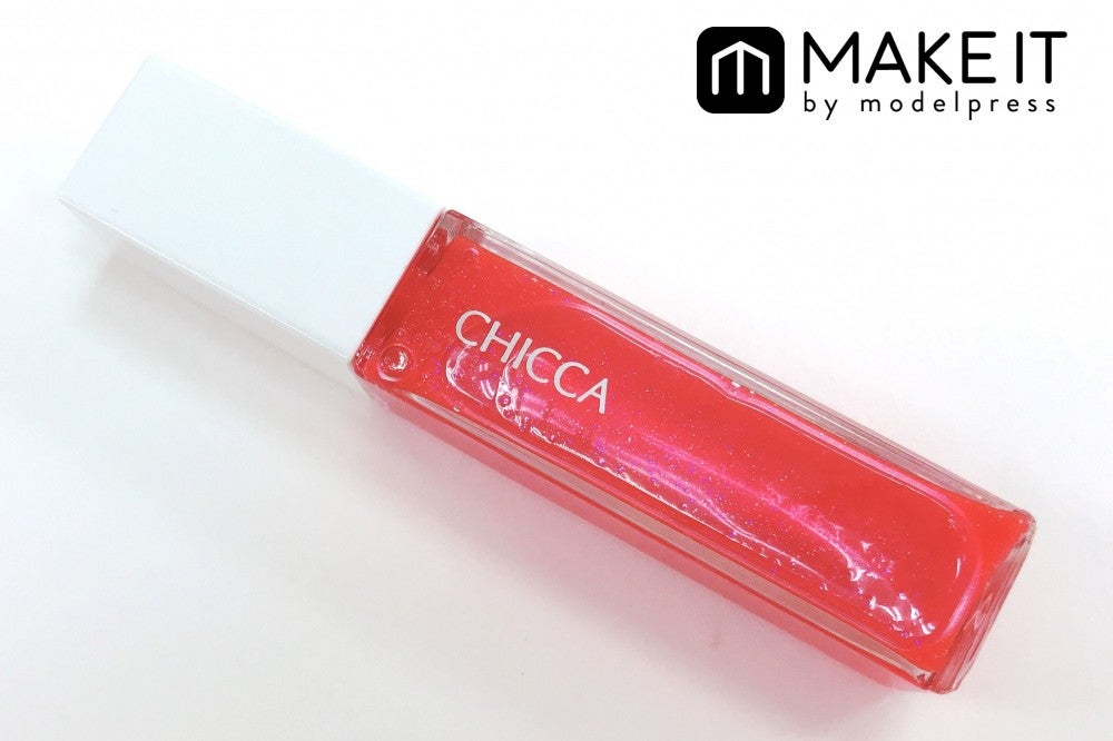 CHICCA／メスメリック グロスオン／18 シュリンプカクテル／2,800円（税抜） (C)メイクイット