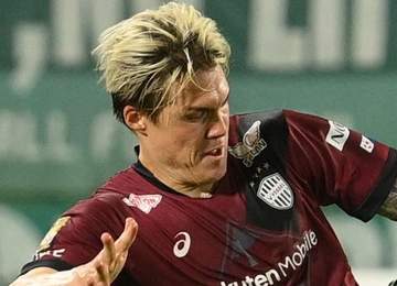 神戸・酒井高徳が負傷交代 スキッベ監督「肋骨に相手の膝を受けたと伝えられた」