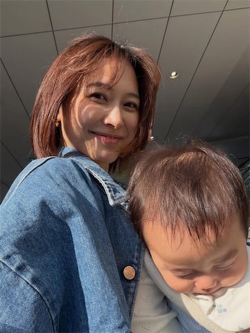 37歳テレ朝アナ、"すやすや"0歳次男を笑顔で抱っこ「なんて素敵な表情＆可愛い寝顔」