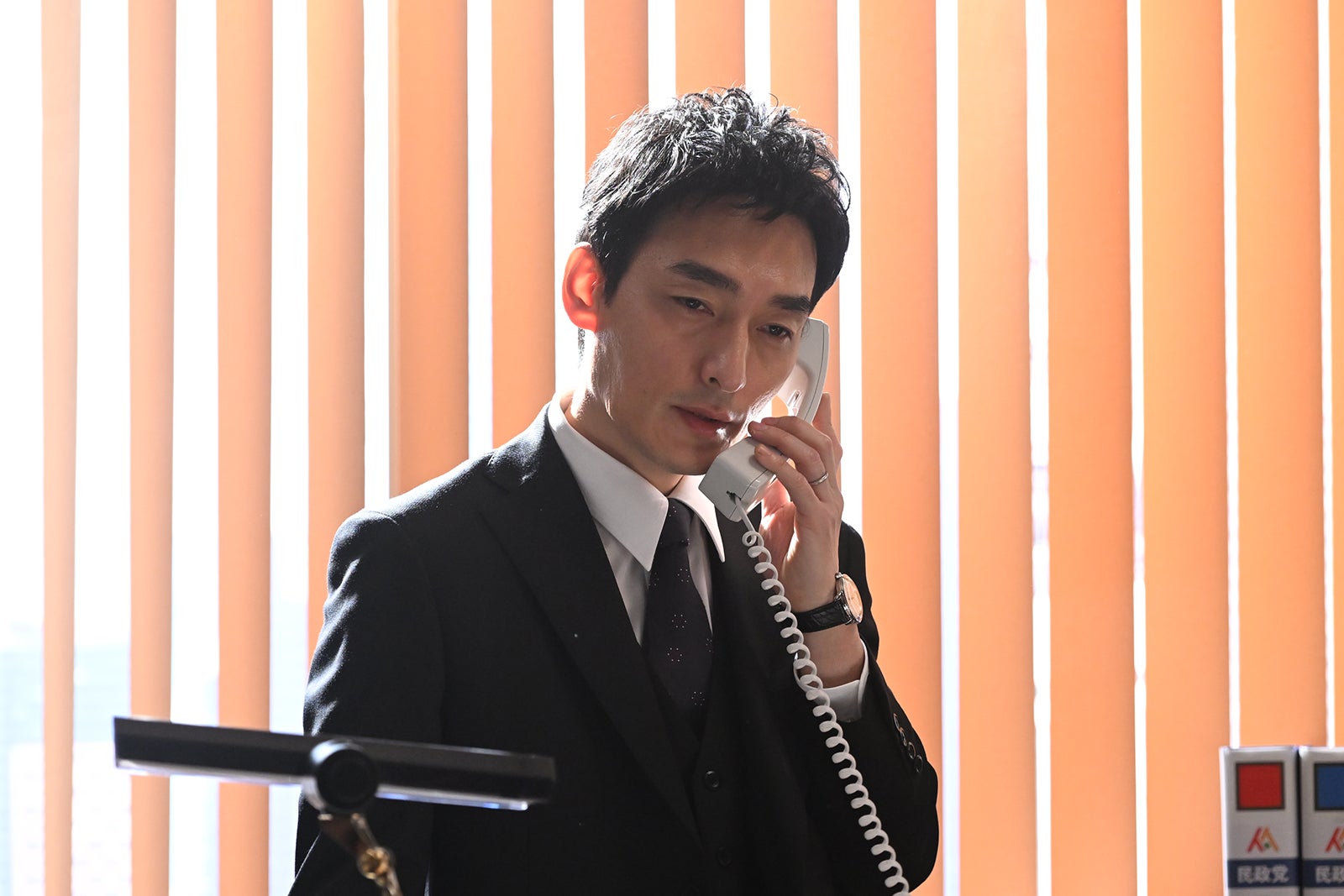 草なぎ剛 「罠の戦争」最終話より（C）カンテレ