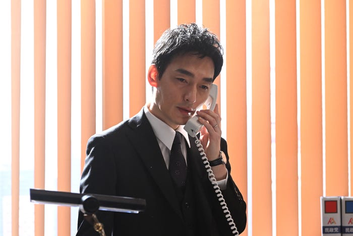 草なぎ剛 「罠の戦争」最終話より(C)カンテレ