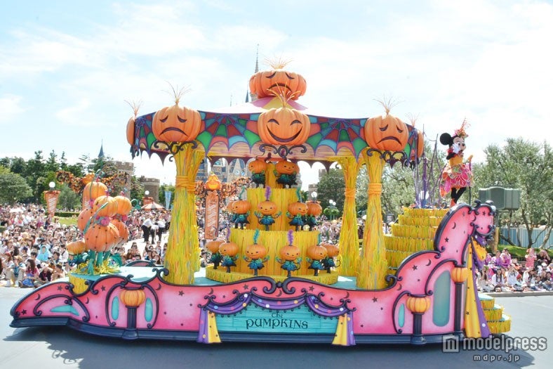 ミニーの魅惑のパンプキンレビューシアターのフロート／ハッピーハロウィーンハーベスト