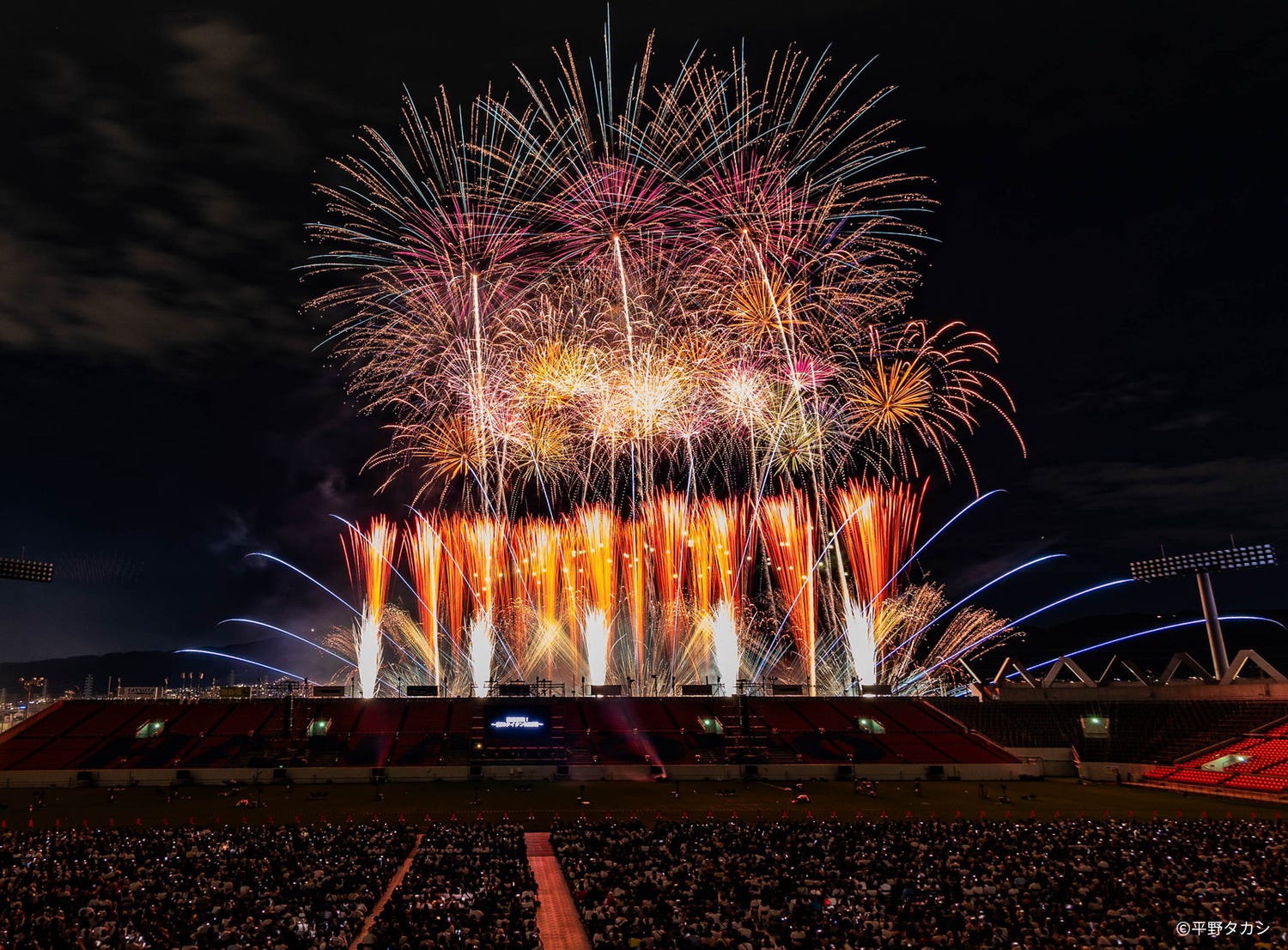 映画「ONE PIECE FILM RED」劇中楽曲×花火の1夜限りのエンタメショー、横浜で開催決定