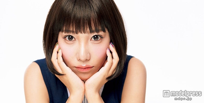 広瀬すず風ものまねメイク／（C）ざわちん／『ヘアと眉を完コピすれば8割似せられる。ざわちん流 魔法のなりきり ヘアスタイルBOOK』講談社