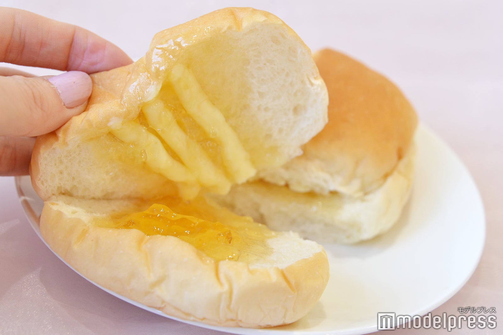 トレセン学園のはちみつパン（C）モデルプレス