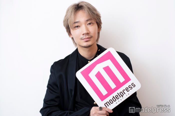 綾野剛(C)モデルプレス