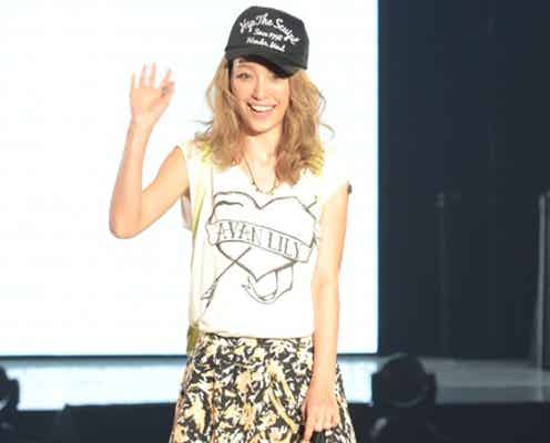 <速報>木下優樹菜、思わぬハプニングに照れ笑い「東京ランウェイ2013 S/S」