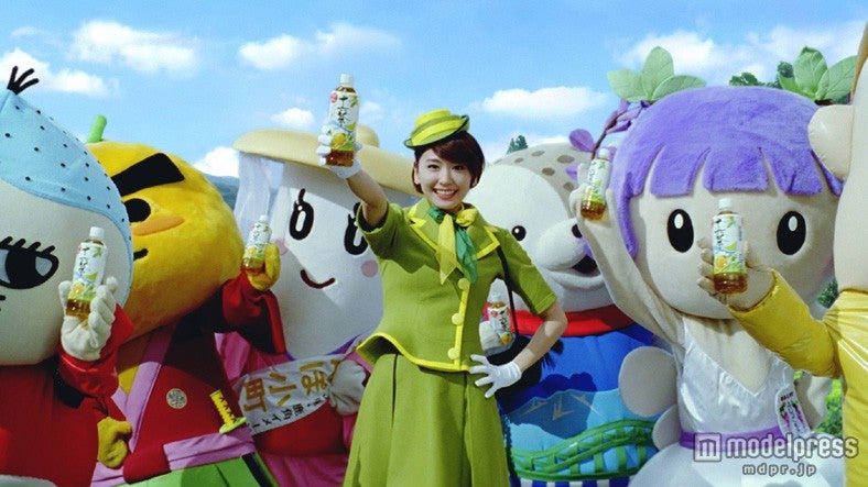 新垣結衣／新CM「アサヒ 十六茶 イキイキ登場」編