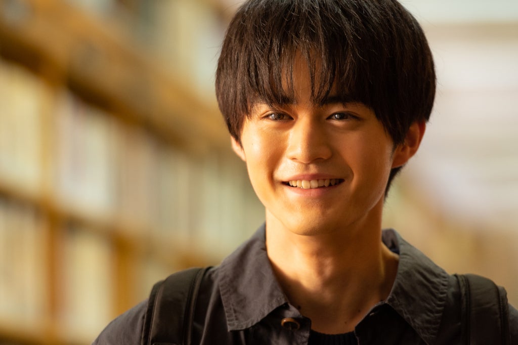 「この初恋はフィクションです」“謎の転校生”は鈴鹿央士「初めてでドキドキしていた」