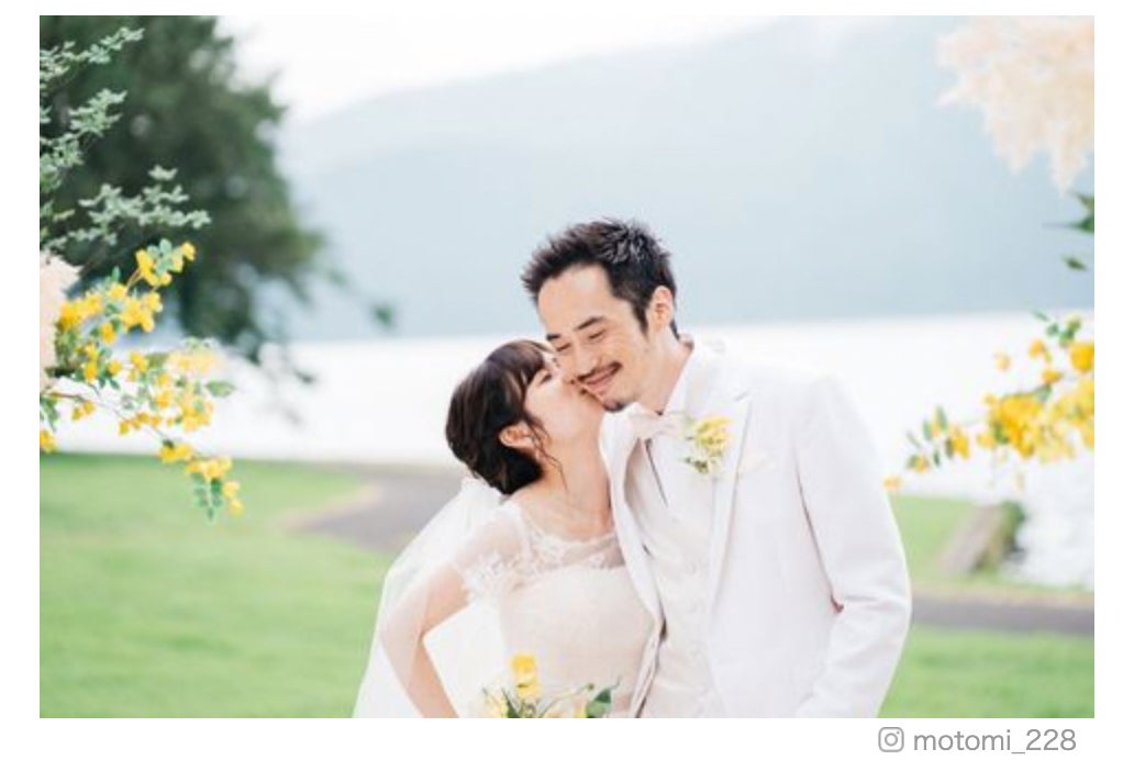 「ラブ・イズ・ブラインド JAPAN」結婚のモトミ、第1子出産を報告 夫・リョウタロウとの3ショットも公開