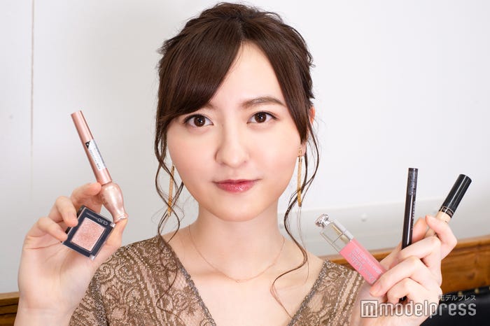 あの“指原シャドウ”、CLIOのG10はステージメイクにも大活躍(C)モデルプレス