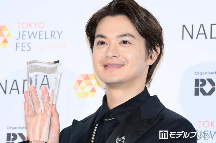 瀬戸康史、妻・山本美月との夫婦エピソード披露 ジュエリーを「サプライズでプレゼントしたこともあります」【第35回 日本ジュエリーベストドレッサー賞】