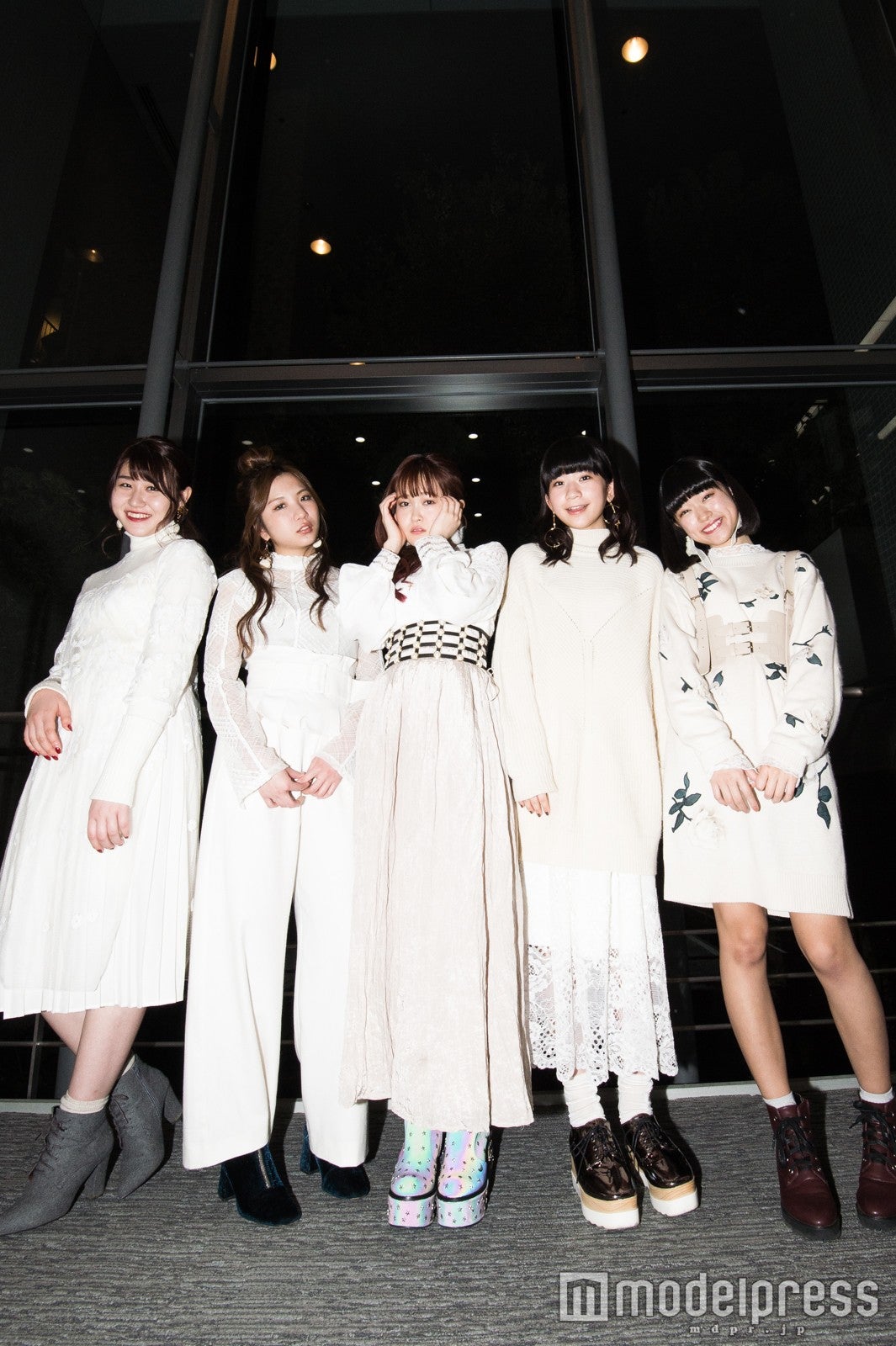Little Glee Monster（左から）かれん、MAYU、芹奈、manaka、アサヒ（C）モデルプレス