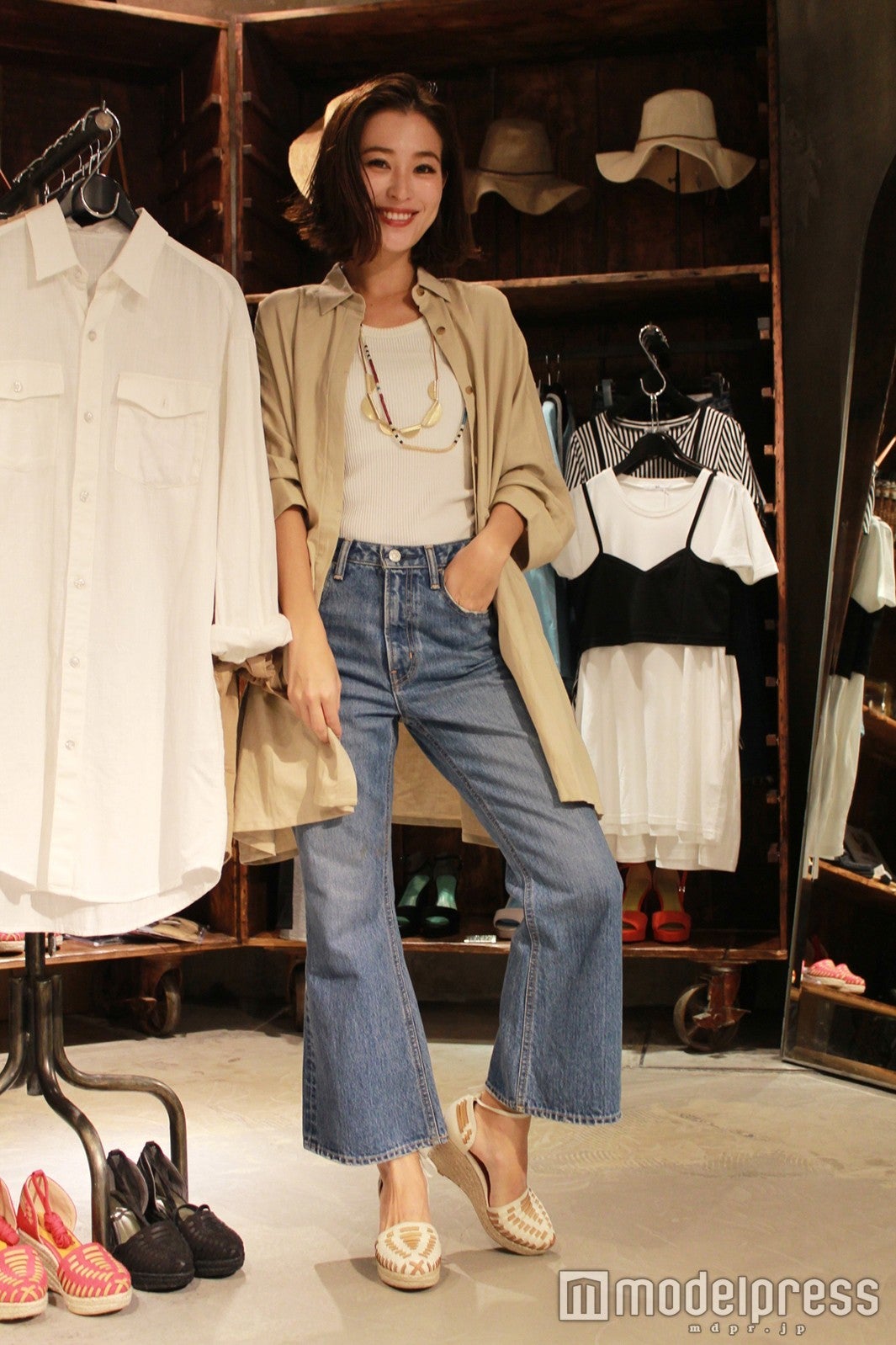 今季の「SLY」イチオシコーディネートを着こなし／山本優希