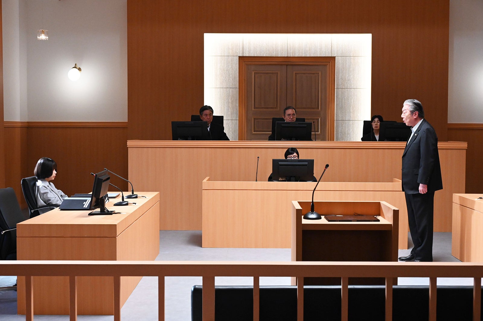 趣里、古田新太「モンスター」第6話（C）カンテレ