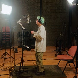 菅田将暉の弟、菅生健人が、自身が作詞したオリジナル楽曲「クイーンベッド」(MV) をYouTubeで公開!